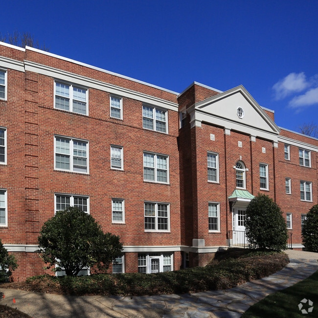 Lyon Village Apartments