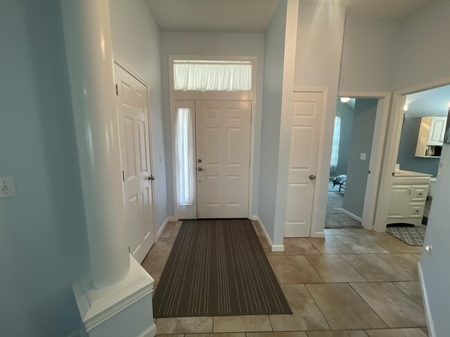 Photo - 1902 Mistral Ln W