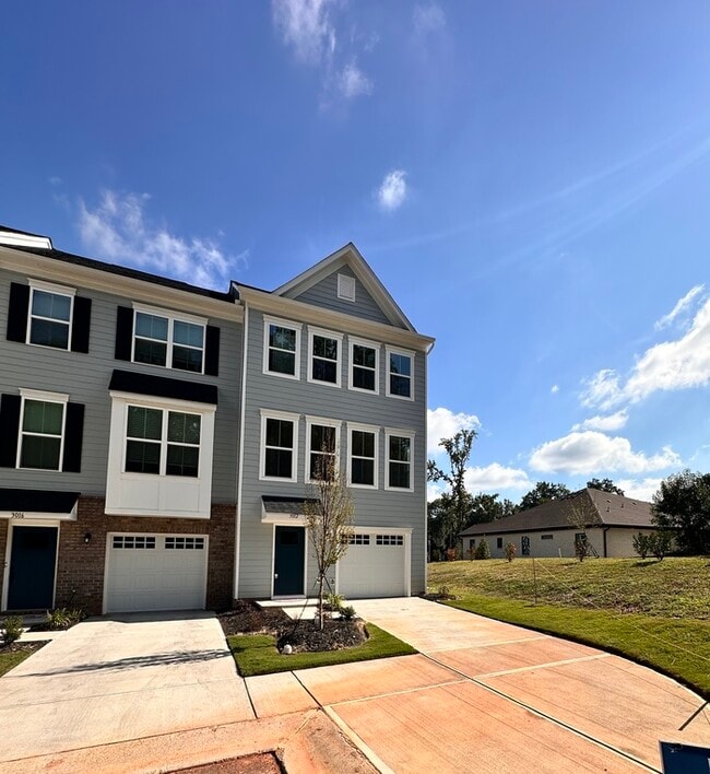 Building Photo - Impeccably Maintained 4BR Home in Arbor St...