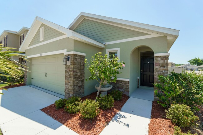 Building Photo - 5721 Cape Primrose Dr Rental
