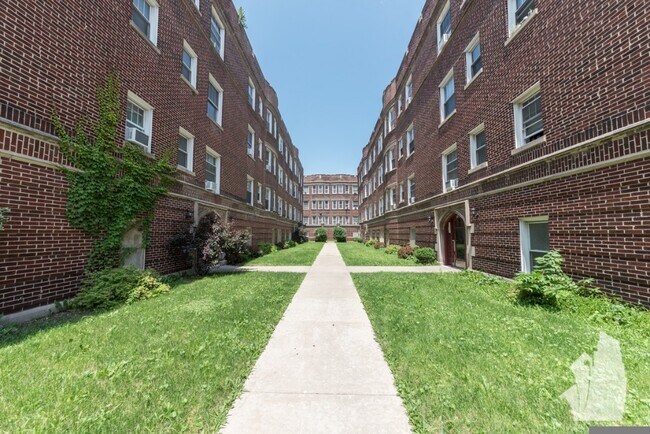 Photo - 2002 W Foster Ave Unit 3