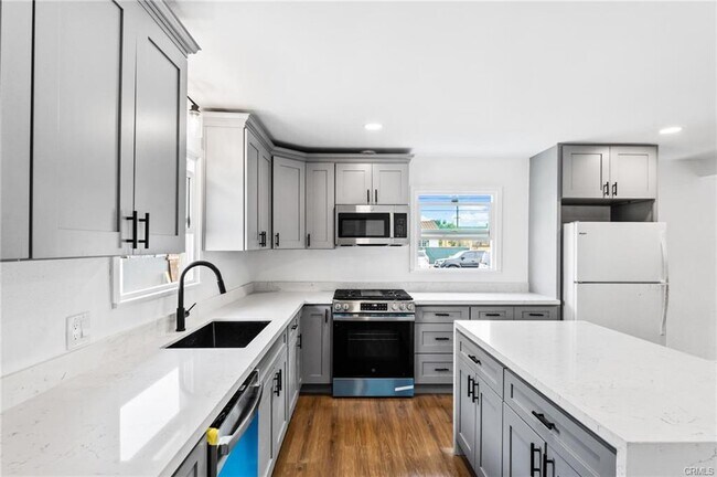 New stainless steel appliances. Fridge optional - 1017 Avenida de Pio Pico