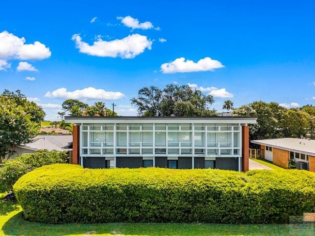 Building Photo - 1310 Harbor View Dr