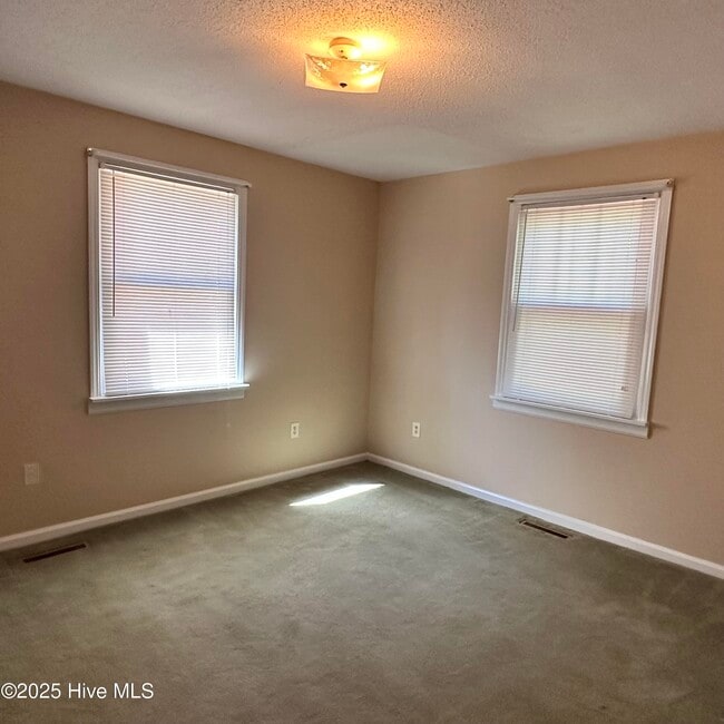 Photo - 127 E New Jersey Ave