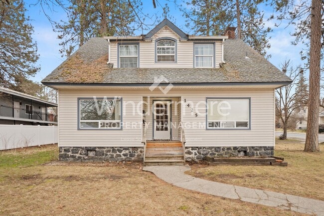 Building Photo - 1425 W 8th Ave Unit 01