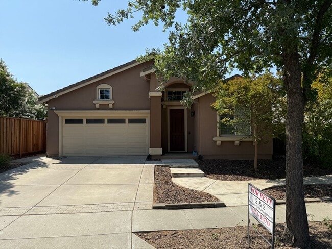 Photo - 1665 Highland Dr House