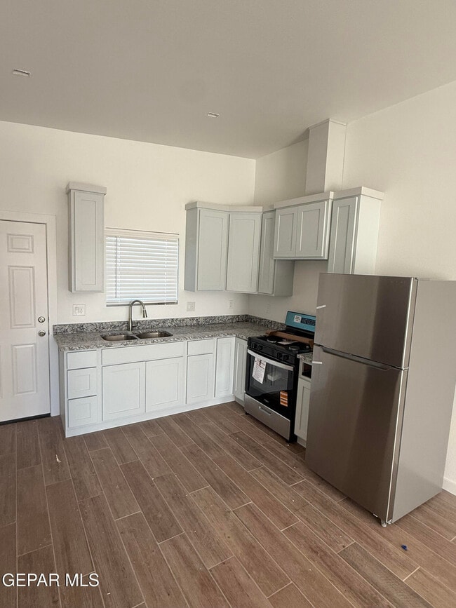 Photo - 7746 Kiely Rd