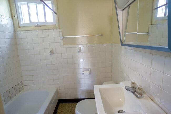 120 Dell St Unit Dell 120.1R