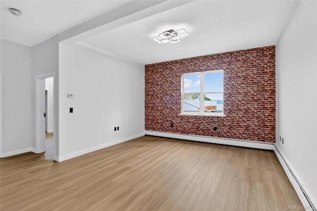 20 S Broadway Unit 305