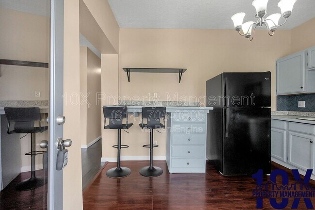 Photo - 1652 Summit St