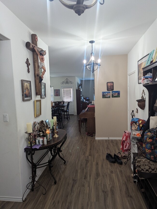 Photo - 112 Esparza Dr