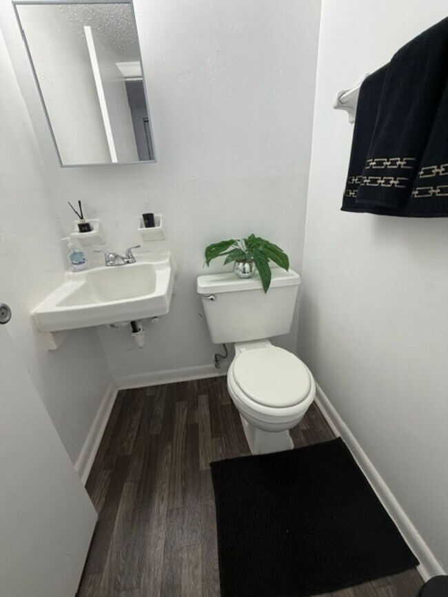 3427 SW 28th Terrace Unit 3427 B