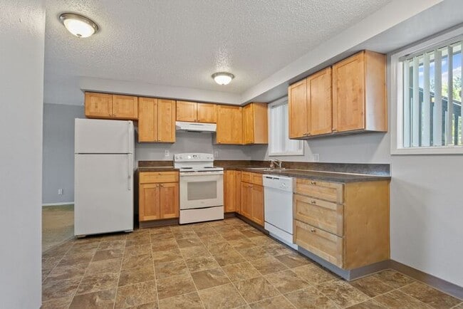 Photo - This 1 Bedroom Apt Home Can Be Yours. Appl...
