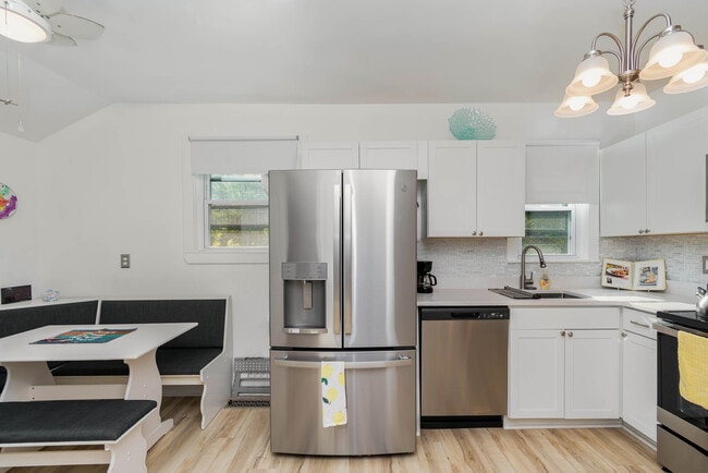 Photo - 1540 Chela Ave