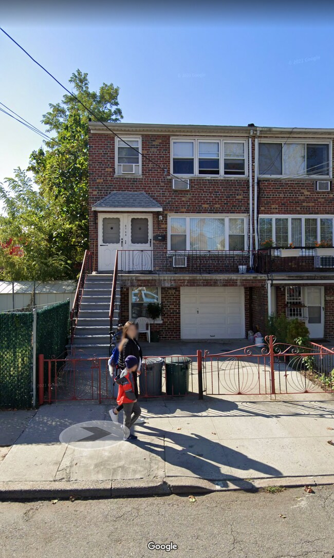 Photo - 2748 E 11th St