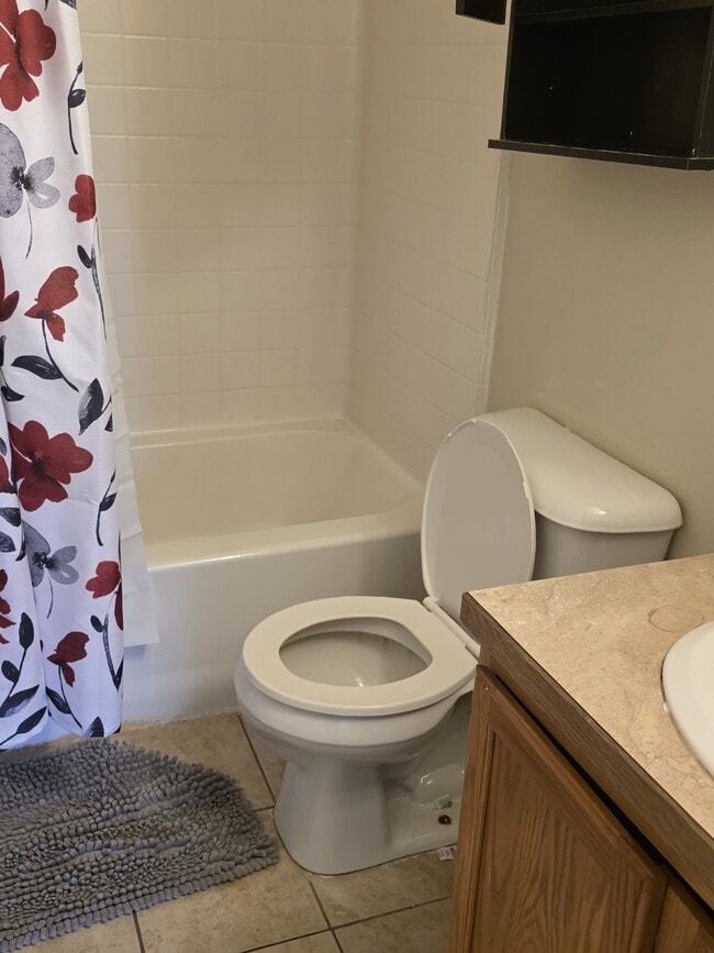 Photo - 1548 Haines St