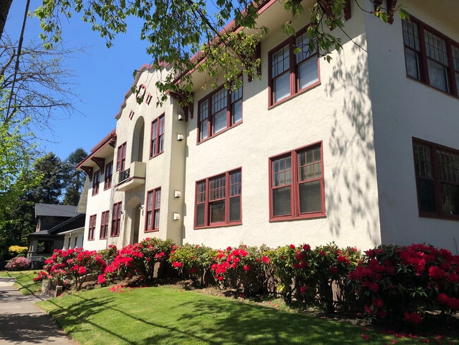 Photo - 1329 Northeast Hancock Street Unit Apt #3