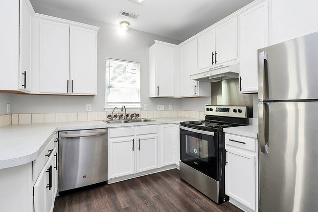 Photo - 3731 Bullard St