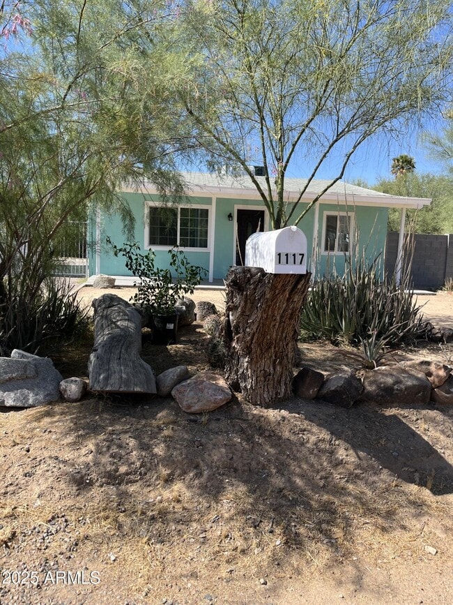 Photo - 1117 E Sunnyslope Ln House