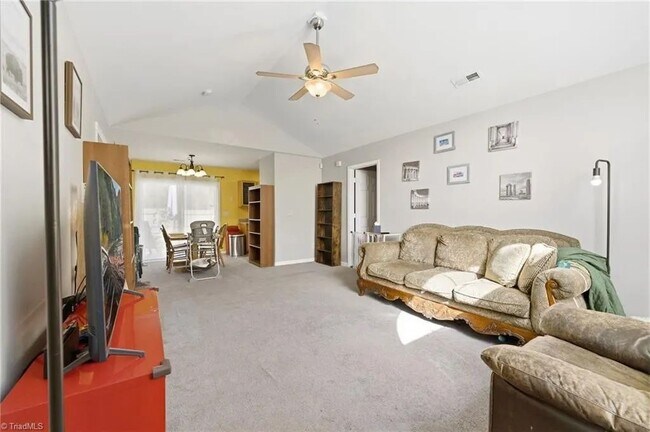 11 Franklinwood Dr