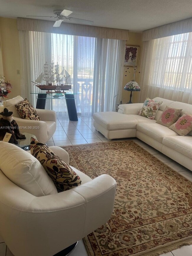 Photo - 3113 S Ocean Dr Unidad 701