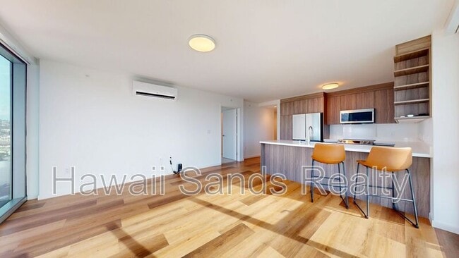 Photo - 1515 Liona St