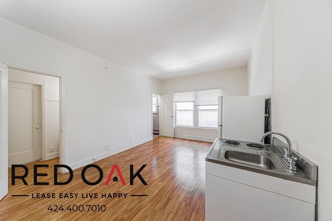 Building Photo - 627 Normandie Ave Unit 510