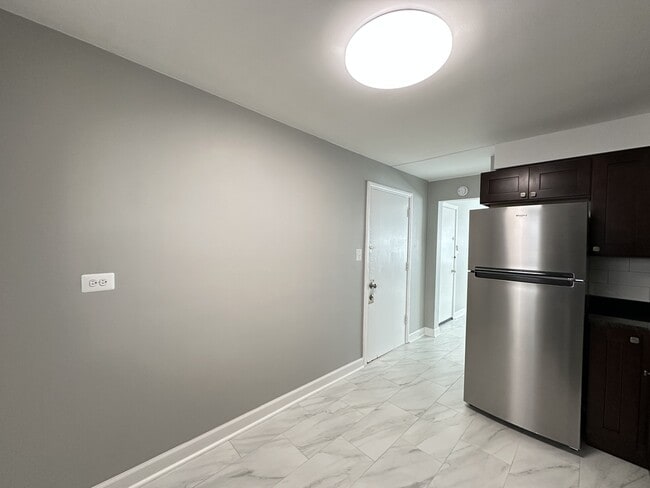 Photo - 6733 N California Ave Unidad WG