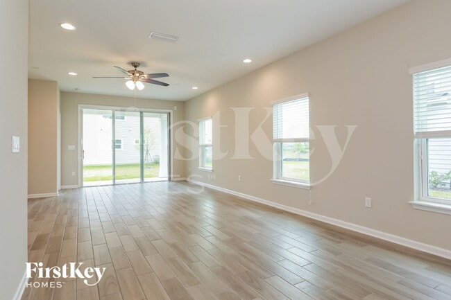 Photo - 120 Concave Ln
