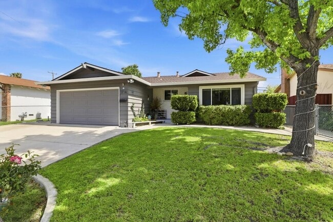 Photo - 1714 Woodridge Way