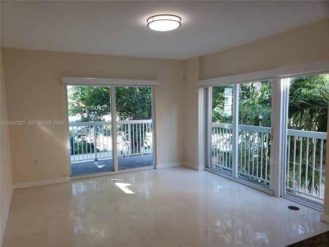 2740 SW 28th Terrace Unit 209