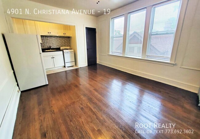 Photo - East Albany Park - Updated Studio Apt - Fr... Unidad 19