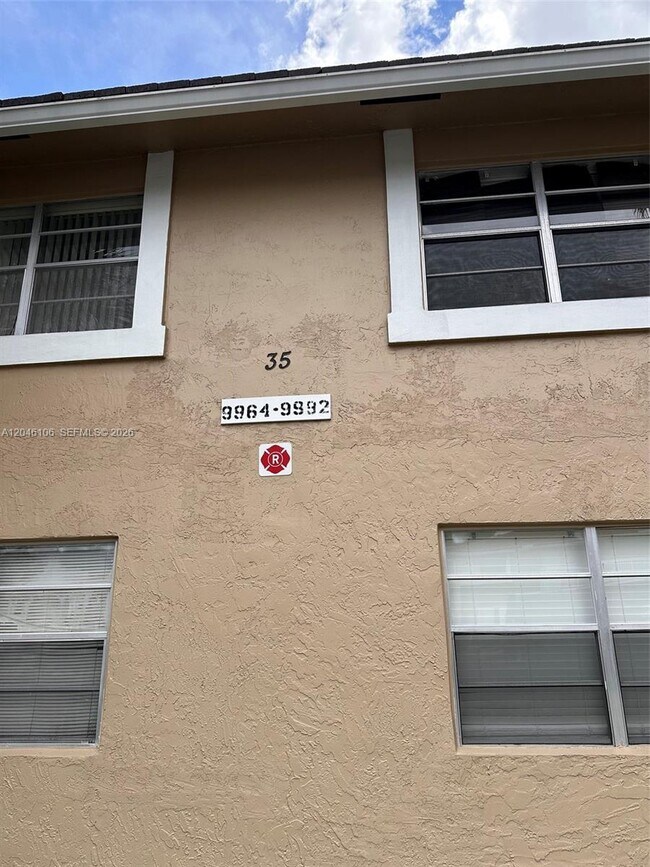 9976 Twin Lakes Dr Unit 35-E