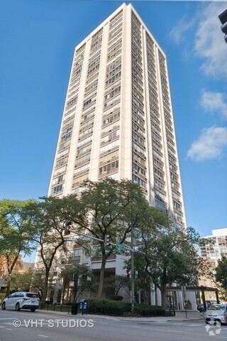 Building Photo - 70 W Burton Pl Unit 1507F Rental