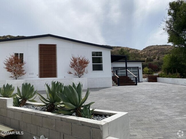 Building Photo - Welcome home! Nestled among the mountains ...
