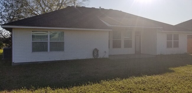 Building Photo - 125 Festival Ln