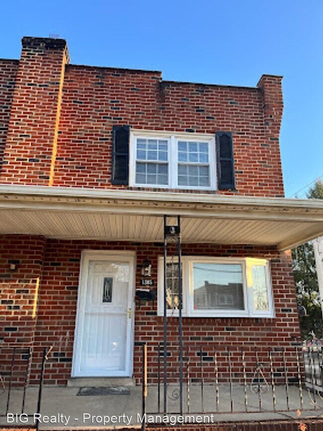 Photo - 3 br, 1 bath House - 1305 W James St