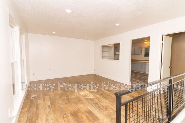 Photo - 3728 Chula Vista Dr Unit 3730