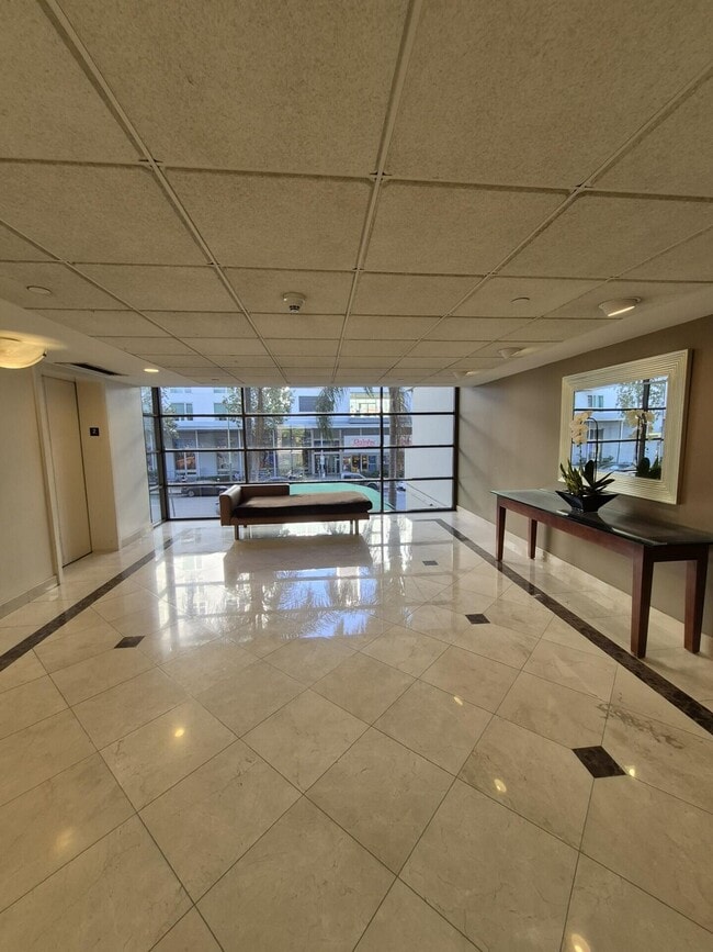 Photo - 600 W 9th St Unidad 1101