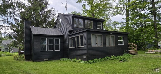 Building Photo - 129 Shore Rd Rental