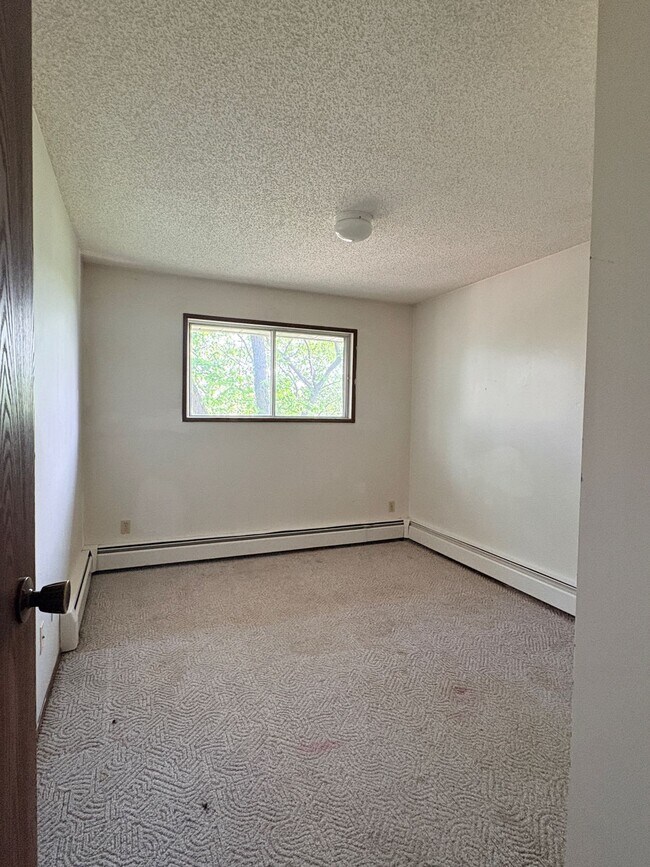 Photo - 2 Bed 1 Bath Unit in Rocky Mountain House, AB Unit 404A
