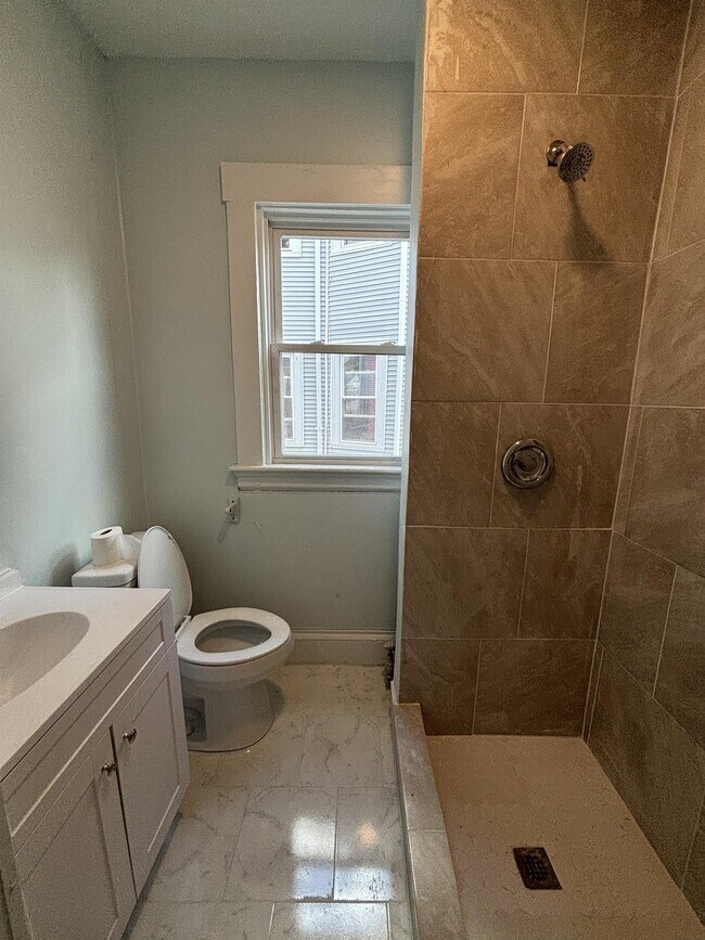 Photo - 73 Glenham St Unit 3