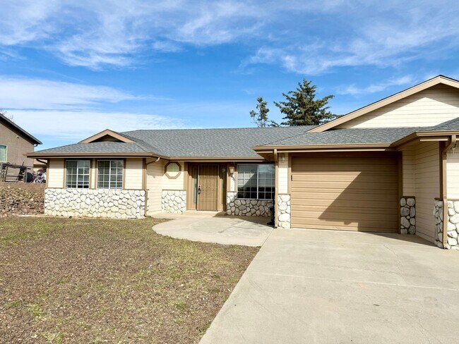 Building Photo - 9490 E Catalina Dr Unit A