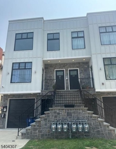 Building Photo - 619 E 26th St Unit 201