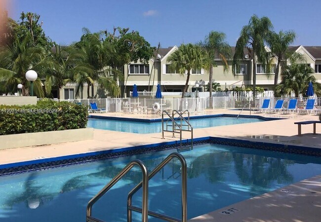 Photo - 17320 NW 67th Pl Unit G-7