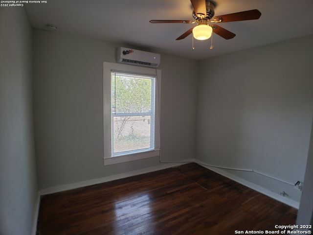Photo - 205 W Lambert St