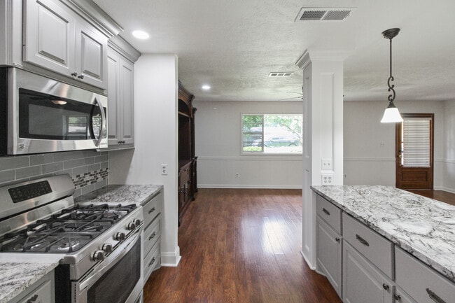 Photo - 215 E Boyd St