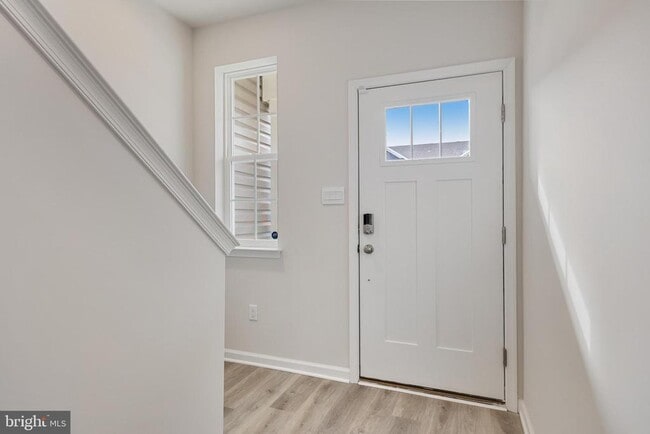 Photo - 69 Alexander Wy