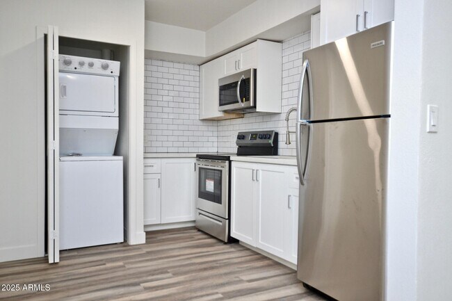 Photo - 312 N Hartford St Unidad 10