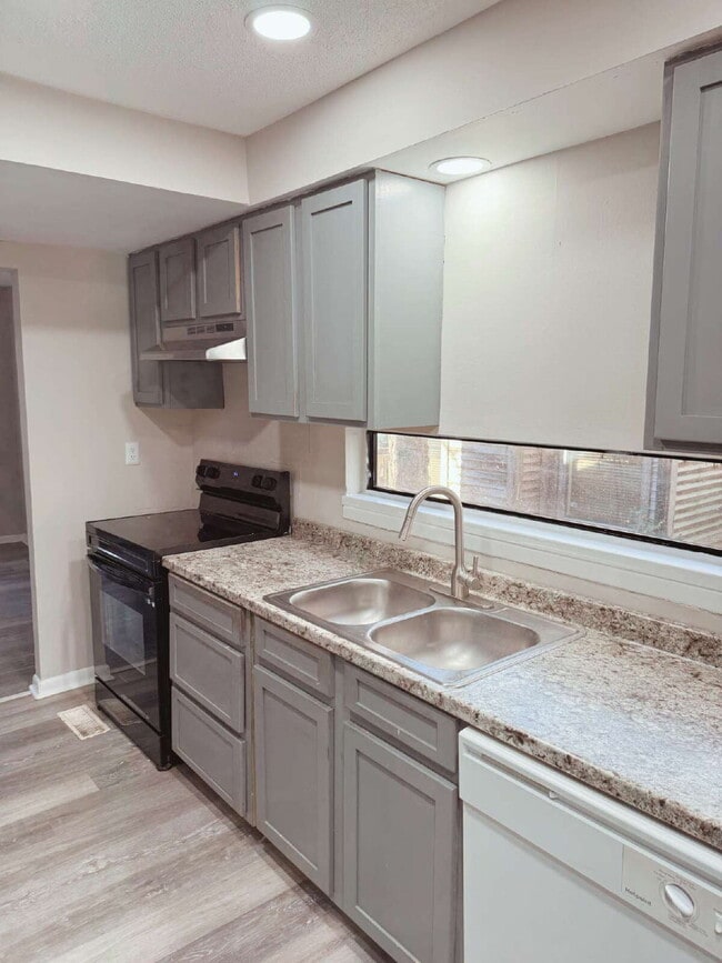 Photo - 2553 Terrace Trail